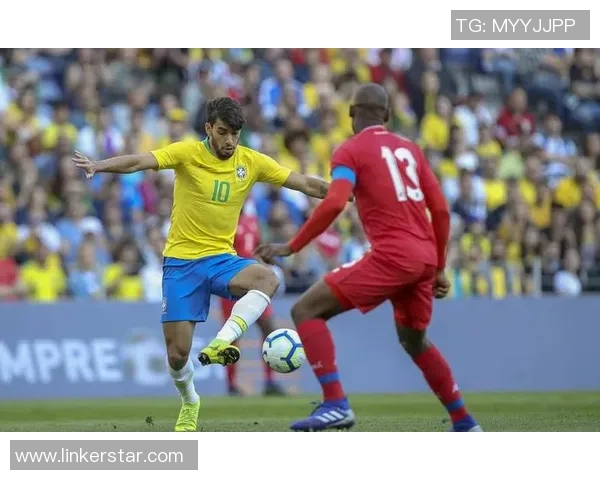 帕奎塔闪耀绿茵场展现足球天赋助力球队争夺荣誉